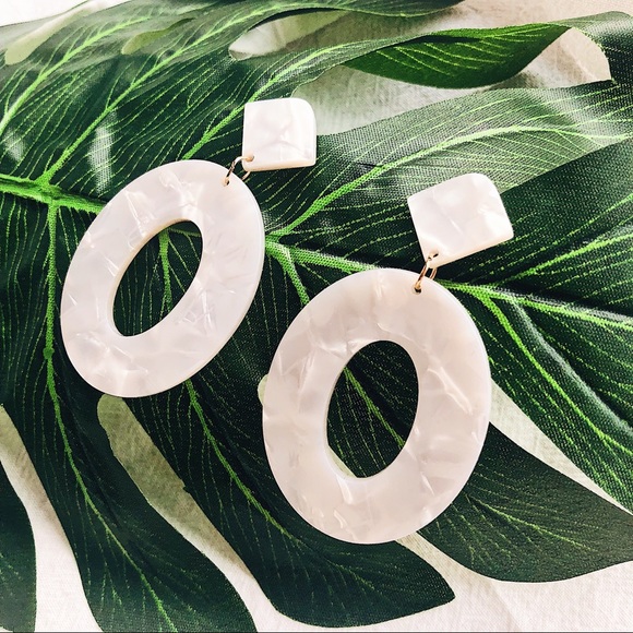 White Tortoise Shell Oval Drop Earrings - Picture 4 of 5